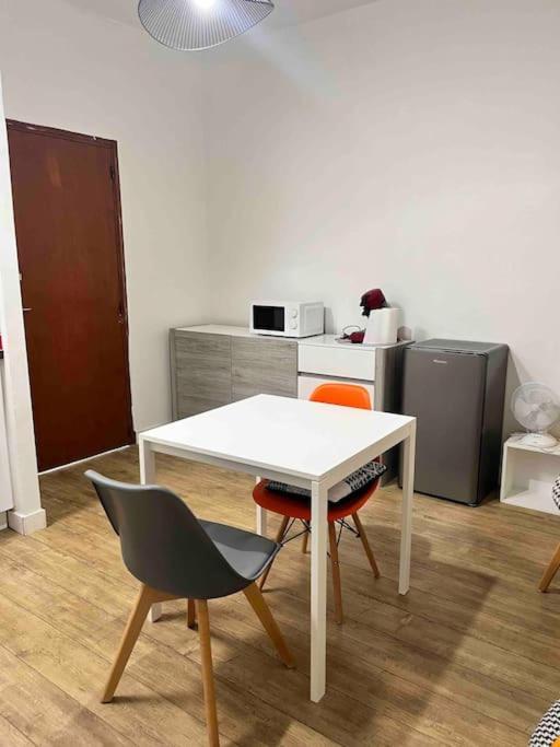 2 Room Flat Tolosa Esterno foto